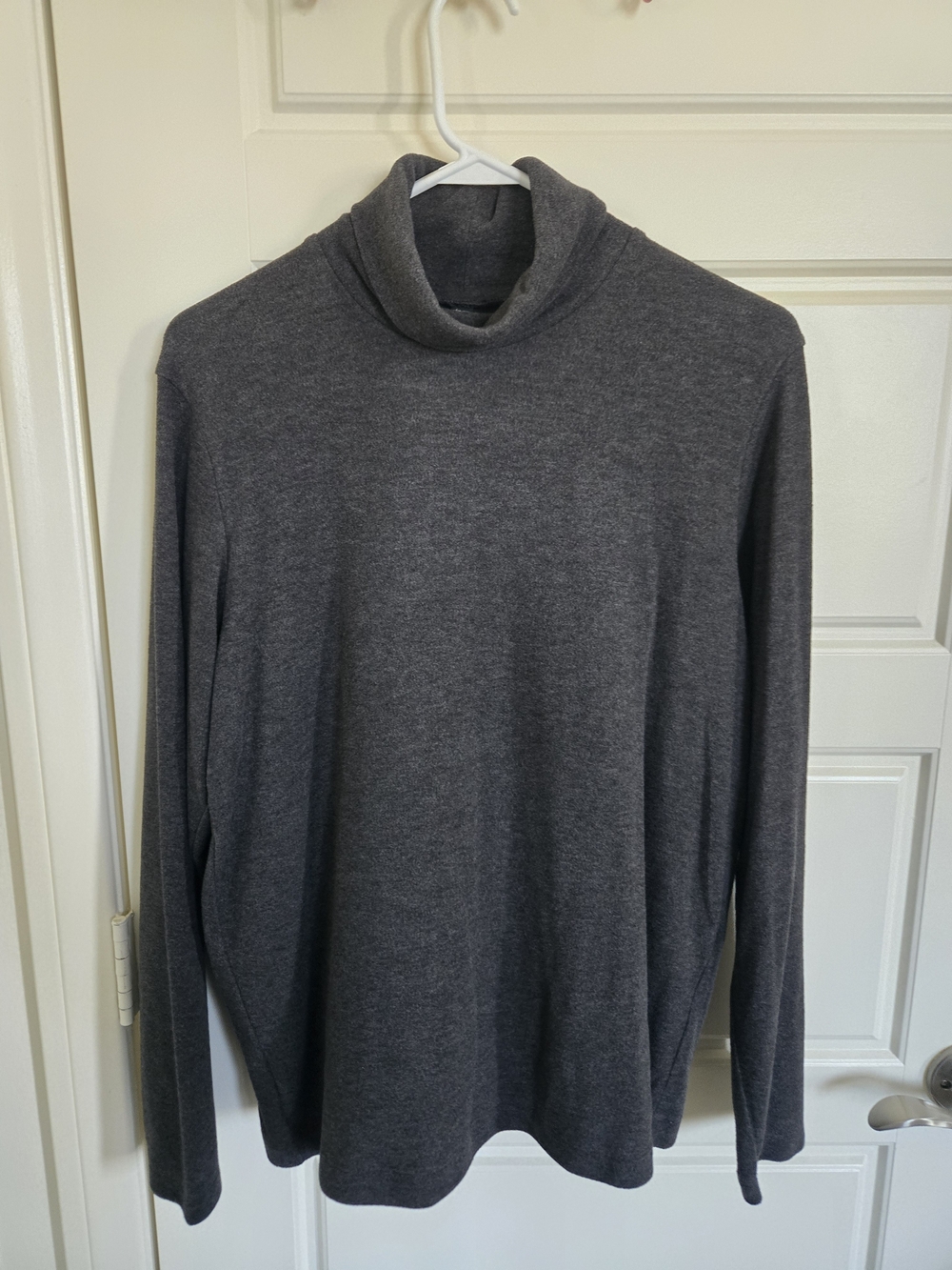 Uniqlo Heattech Charcoal Dark Gray Turtleneck Sweater